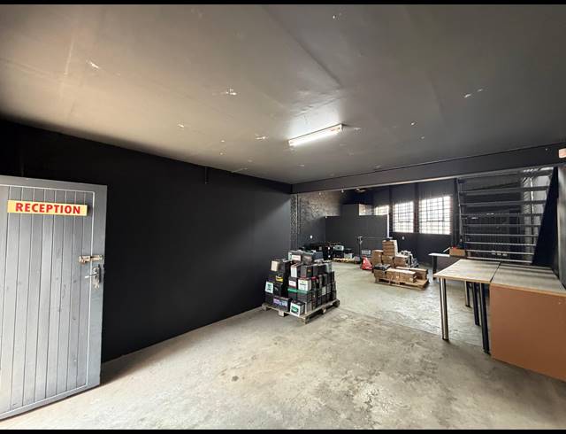 140M² WAREHOUSE TO LET IN HALFWAY HOUSE